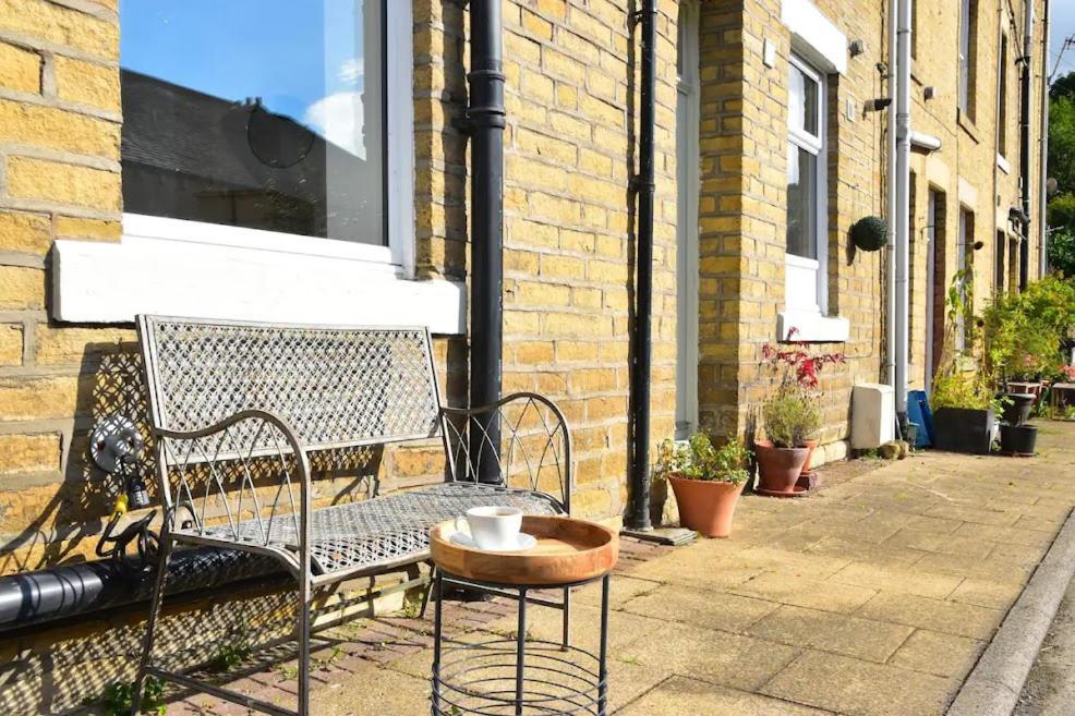 "Happy Valley Boutique Accomodation" Hotel Quality, Offering Free Parking Hebden Bridge Exterior foto